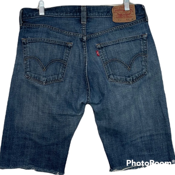 Levi’s Denim Cut Off Button Fly Shorts - Picture 2 of 4